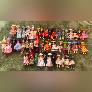 Madam Alexander Dollls